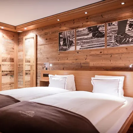 Hotel Petit By Schoenegg 4*