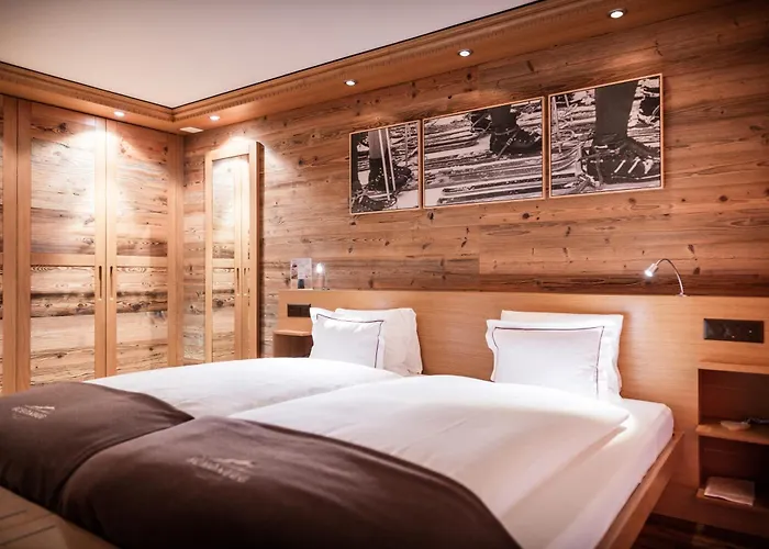 Hotel Petit By Schoenegg 4*